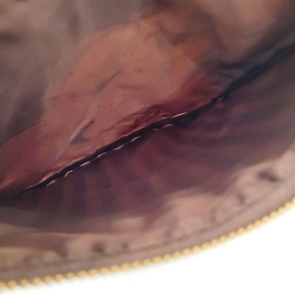 Henri Bendel Coated Canvas Beach Scene Wrislet - Picture 4 of 4